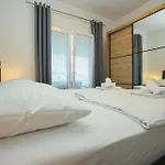Rs Two Bedroom Apartamento Sukošan