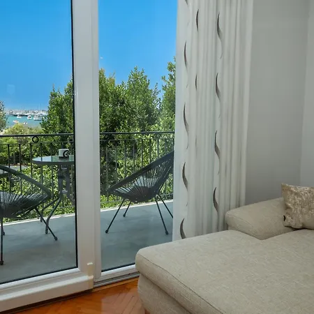 Rs Two Bedroom Appartement *