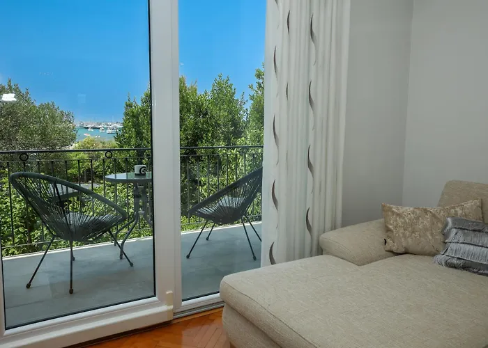 Rs Two Bedroom Διαμέρισμα *