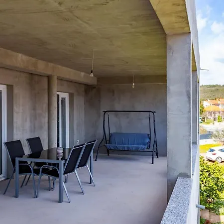 Rs Two Bedroom * Sukosan