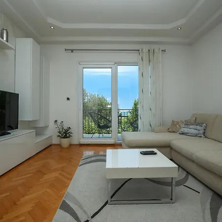 Rs Two Bedroom Appartement *