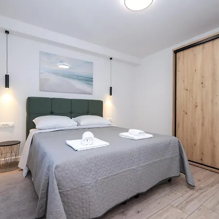 Rs In Apartament