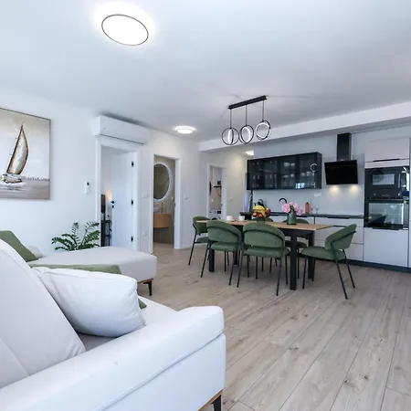 Apartament Rs In *