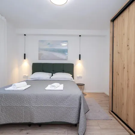 Rs In Apartament *