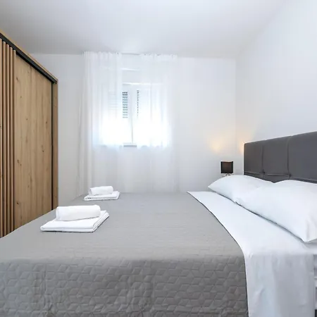 Rs In Apartament *