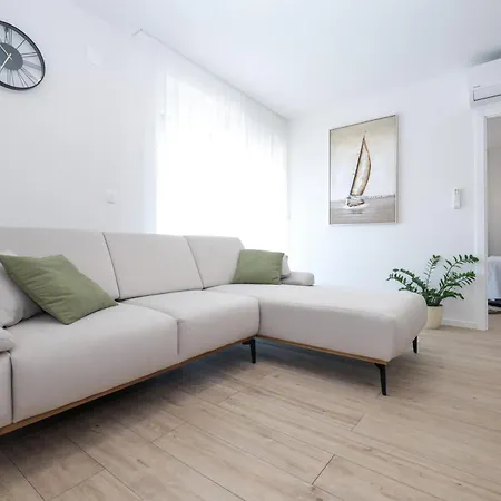 Rs In Apartament *