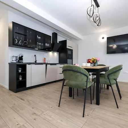 Rs In Apartament *
