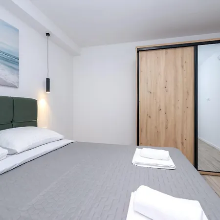 Rs In Apartament *