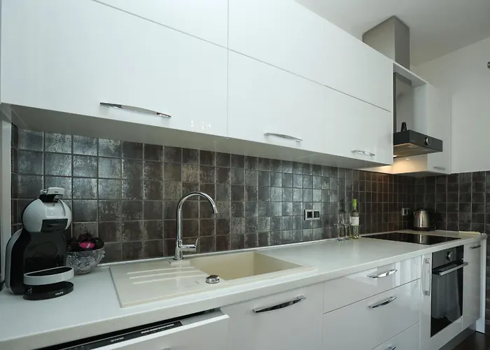 דירה Rs Two Bedroom *