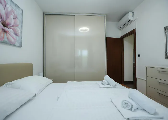 Rs Two Bedroom * Sukosan